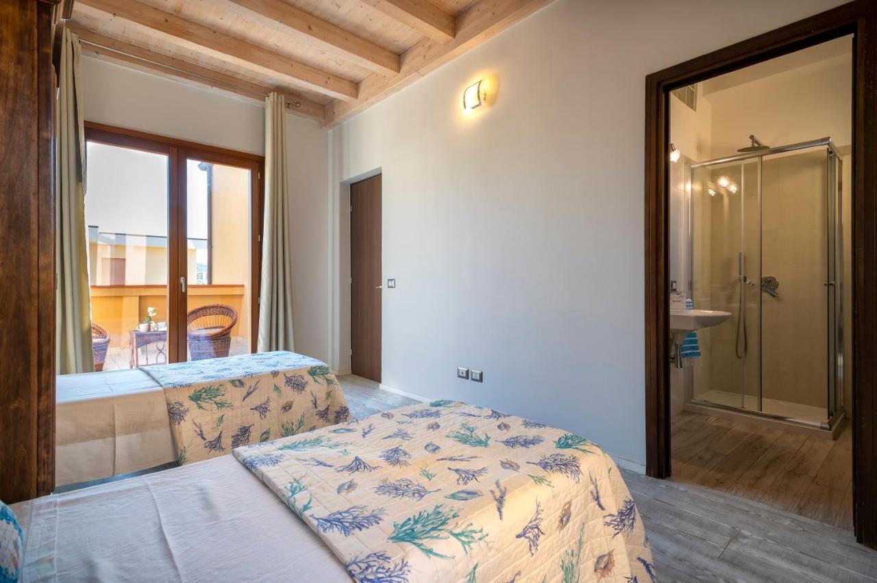 Lungomare Garibaldi - Attico A Due Passi Dal Mare Apartment อาลเกโร ภายนอก รูปภาพ